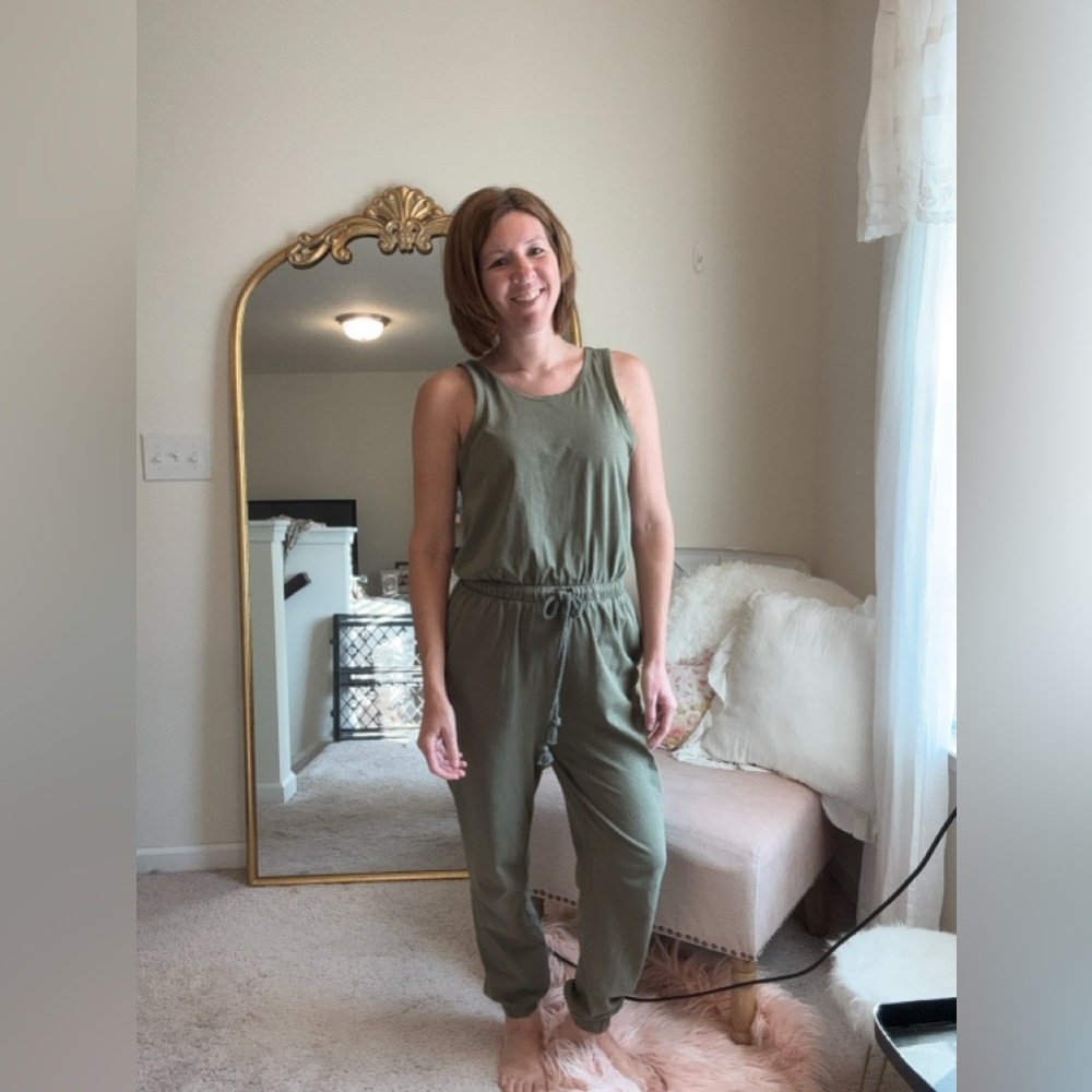 Universal thread Olive Green Sleeveless Jumpsuit